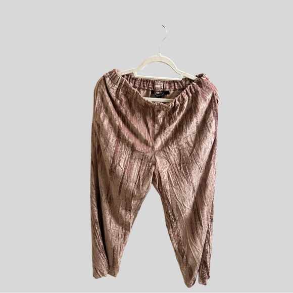 Marc New York (Andrew Marc) Women’s Crushed Velvet Wide Leg Pants - Picture 6 of 7